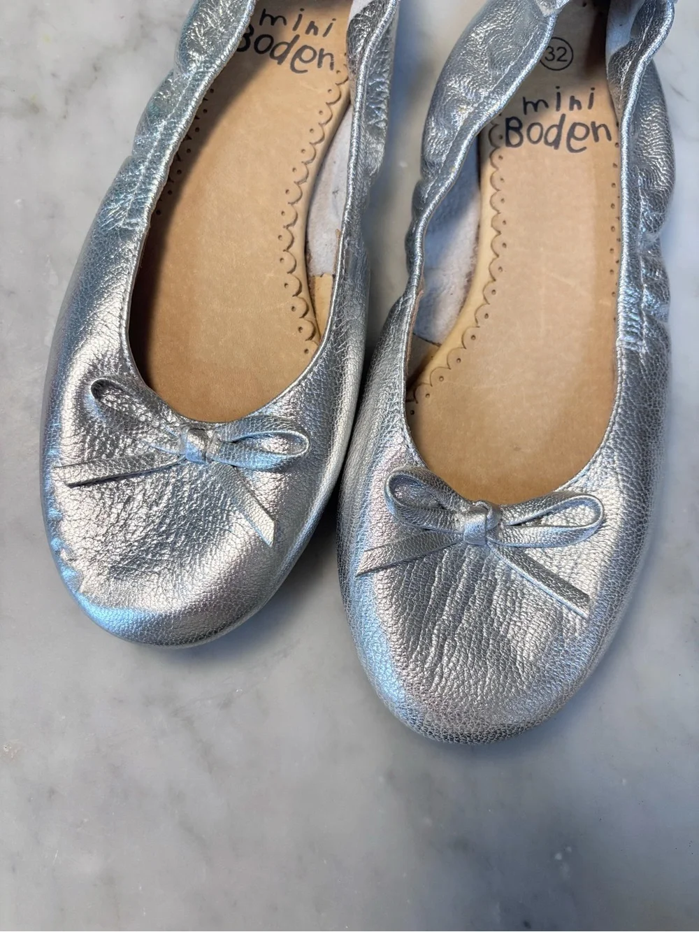 Mini Biden Metallic Silver Girls Flats Ballet Bow Dress Shoes Holiday EU 32 US 1